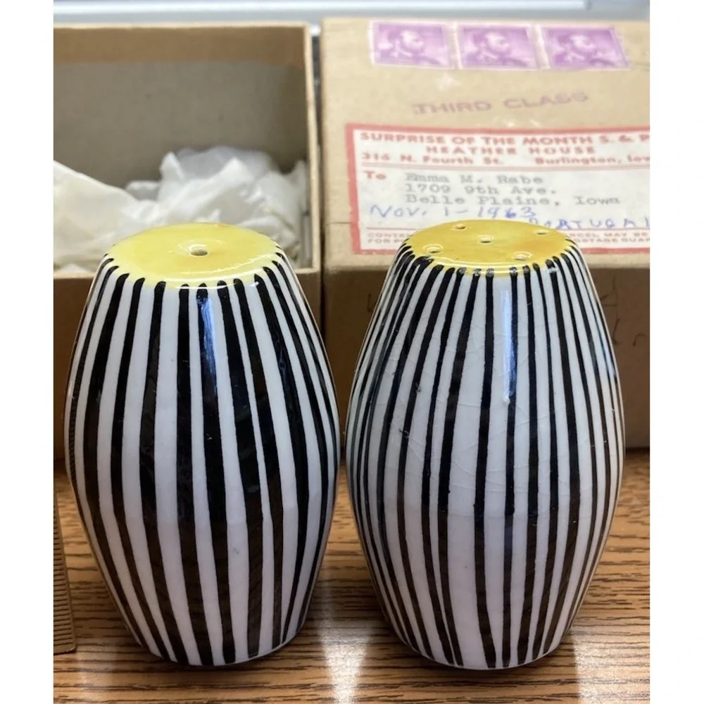 Vintage Secla Black & White Drum Style Salt & Pepper Shakers Portugal